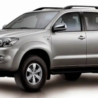 Auto Fußmatten Toyota Fortuner (2004-2015)