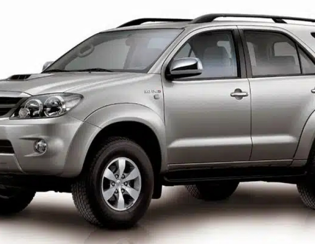 Auto Fußmatten Toyota Fortuner (2004-2015)